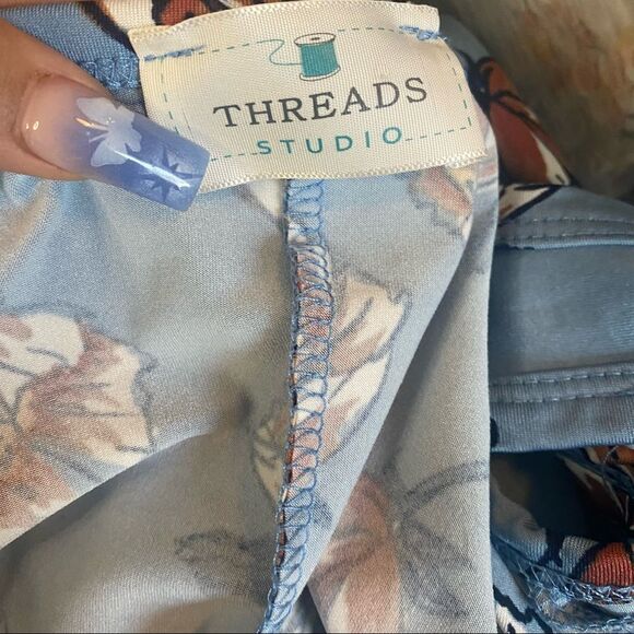 THREADS Studio Cold Shoulder Floral Blue Classy Top Short Sleeve Blouse - Picture 7 of 7